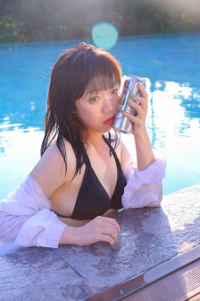 一觉醒来自己变成了乳胶娃娃
